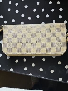 💥💥PROJECT PIECE💥💥 Louis Vuitton Damier Azure Checkered Wallet - Beige/White